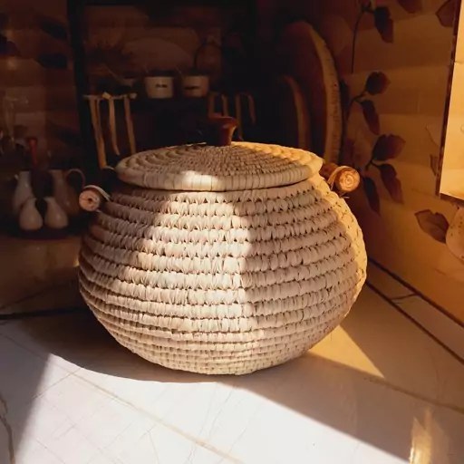 خمره برنج حصیری ۱۰ کیلویی دسته چوبی